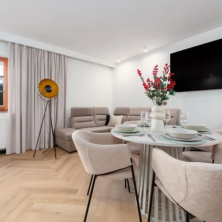 Lola 5 Apartment *