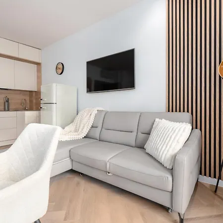 Apartment Lola 5 *