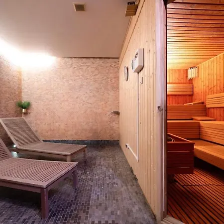 Apartment Lola 5 *