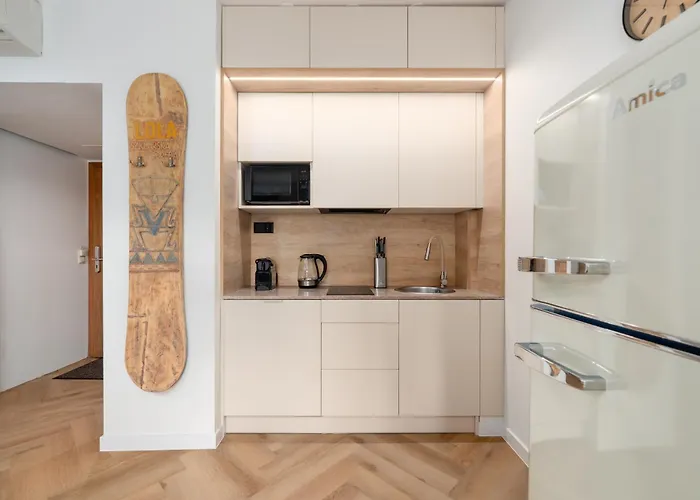 Lola 5 * 스클라르스카포렘바